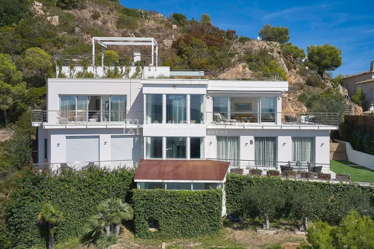 Luxurious Independent Residence in Tamariu