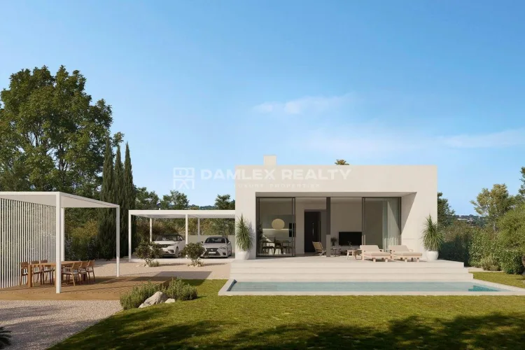 Ultra-modern luxury villa close to the beaches and in the centre of S