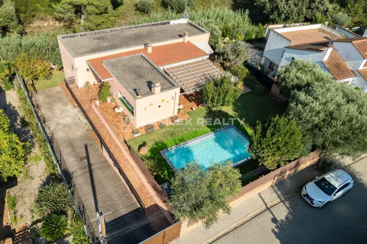 Detached house in a quiet and prestigious area of Calonge with a tourist license