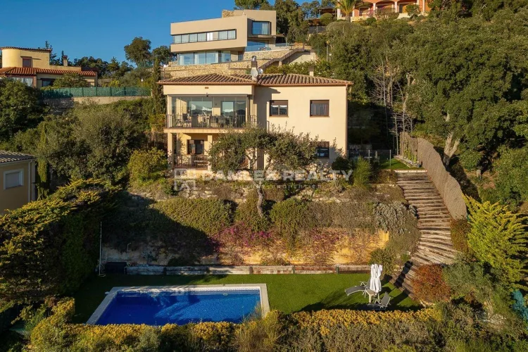 Charming house in the quiet Les Teules urbanization in Santa Cristina