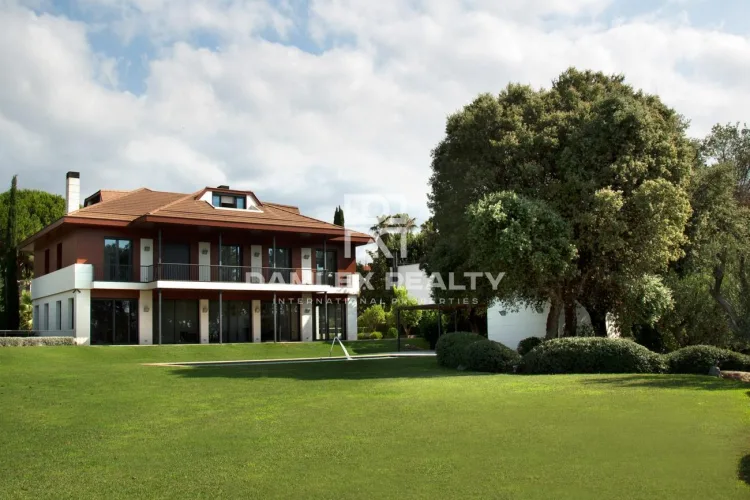Huis / Villa met 5 kamers, perceel 3178 m², te koop in Alella, Coast of Barcelona