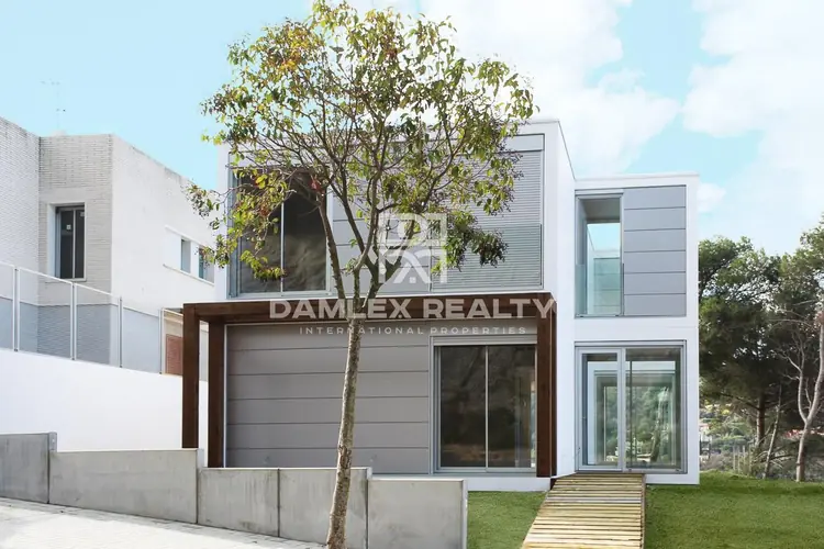 Villa de estilo minimalista en la Costa Maresme