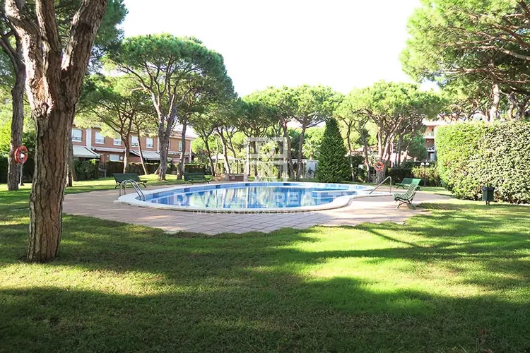 Townhouse on the first line of the sea. Gava Mar