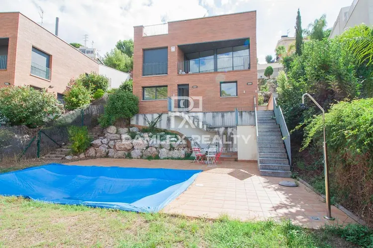 Будинок / Вілла з 3 кімнатами, ділянка 608 м², на продаж у Sitges, Barcelona South Coast