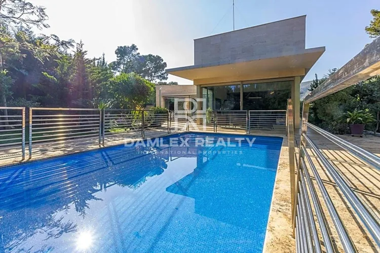 Villa in Castelldefels