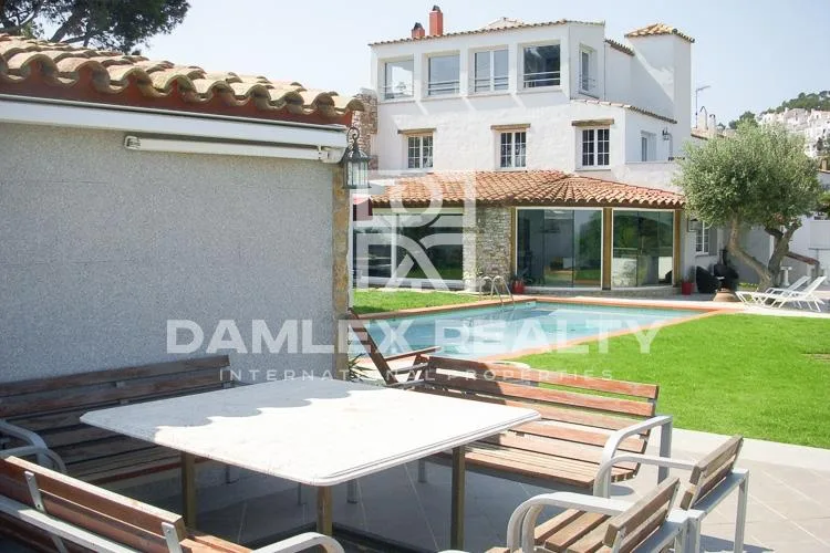 Costa Brava. Villa in Begur with sea views