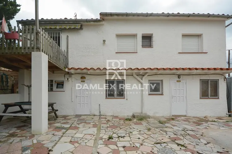 Haus / Villa mit 4 Zimmern, Grundstück  m², zum Verkauf in Lloret de Mar, Costa Brava