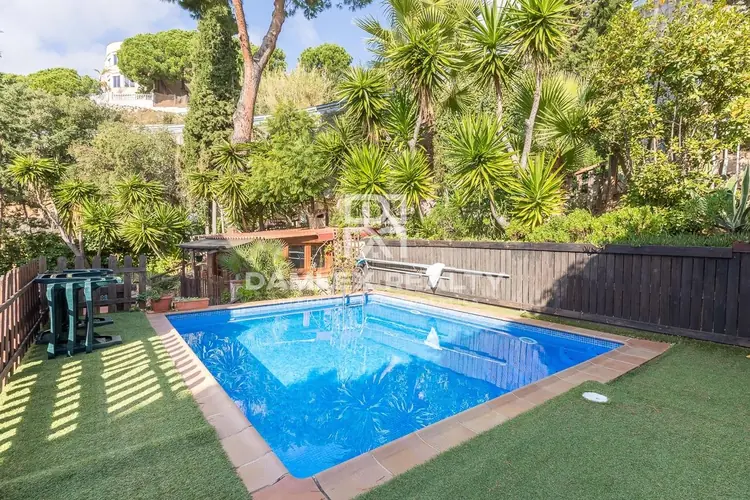 Haus / Villa mit 4 Zimmern, Grundstück 560 m², zum Verkauf in Lloret de Mar, Costa Brava