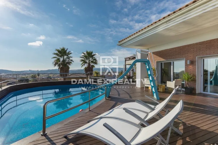 Villa located in the central area of Playa de Aro, one of the most desirable towns on the Costa Brava.