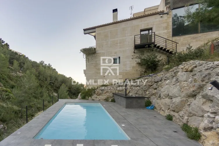 Modern house in Quint Mar urbanization