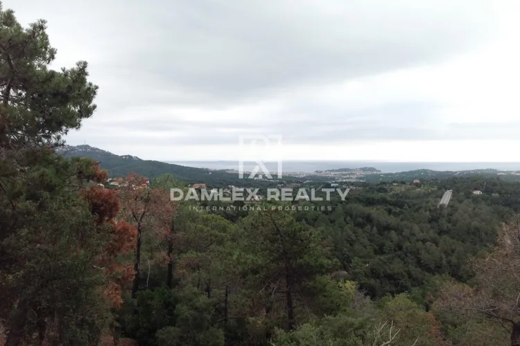 Plot with sea view in Lloret Blau urbanization