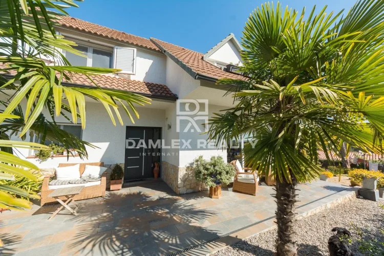 Haus / Villa mit 3 Zimmern, Grundstück 900 m², zum Verkauf in Lloret de Mar, Costa Brava