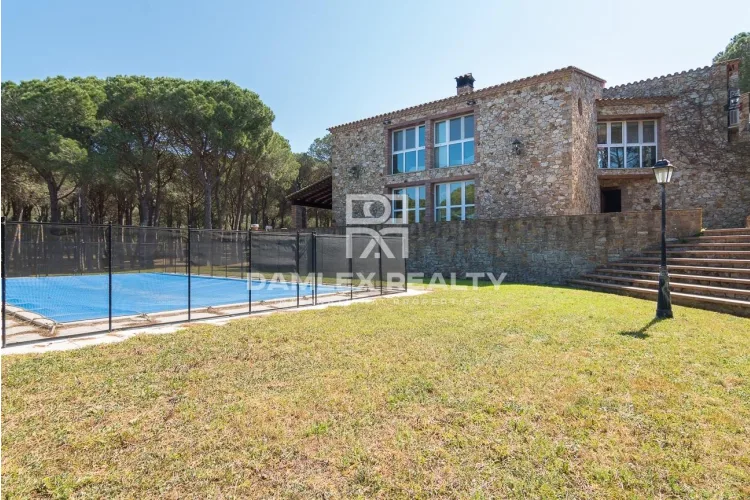 Masia à 1 km des plages de Calella de Palafrugell, Costa Brava.