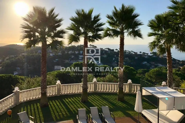House in Lloret de Mar with sea views.