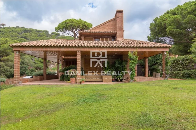 House / Villa with 5 rooms, plot 850m2, for sale in Premia de Dalt, Barcelona North Coast