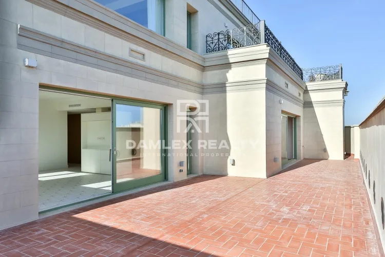 Apartamento con una gran terraza en el centro de la ciudad.