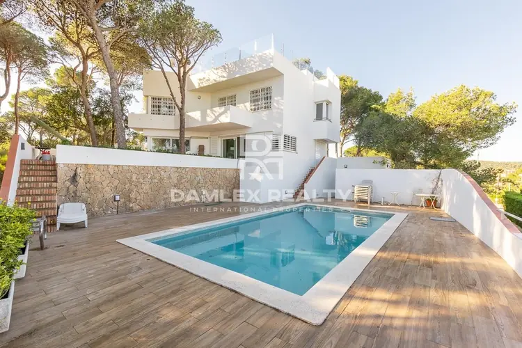 Haus / Villa mit 4 Zimmern, Grundstück 660 m², zum Verkauf in Platja d