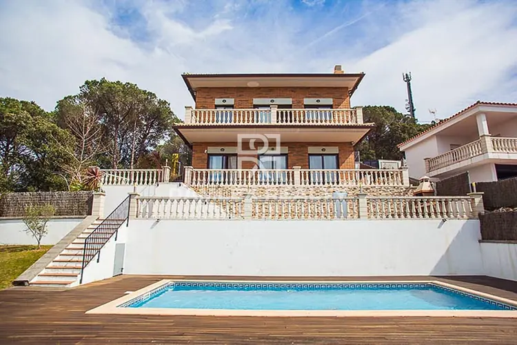 Maison individuelle, située à Lloret de Mar dans l`urbanisation Serra Brava
