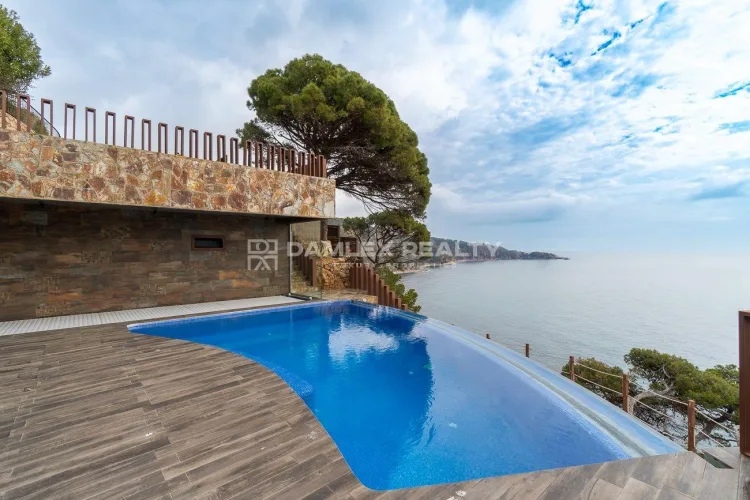 Villa aan de kust in Punta Brava, Sant Feliu de Guíxols.