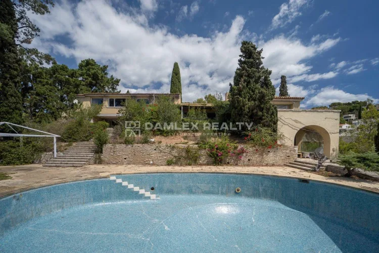 Exclusive villa in front of the sea. Costa Brava