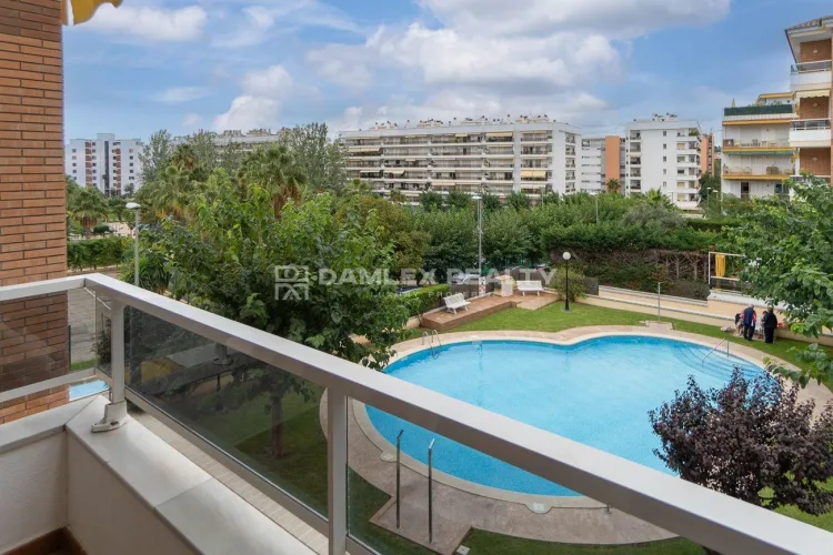 Appartement in Fenals op slechts 300 meter van het strand