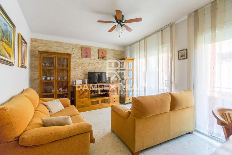 Haus / Villa mit 4 Zimmern, Grundstück  m², zum Verkauf in Gava, Barcelona South Coast