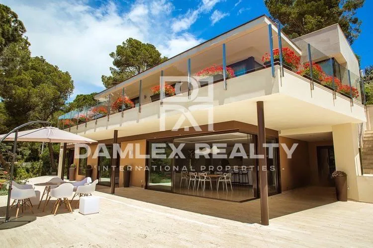 Villa in Tossa de Mar, in a gated urbanization