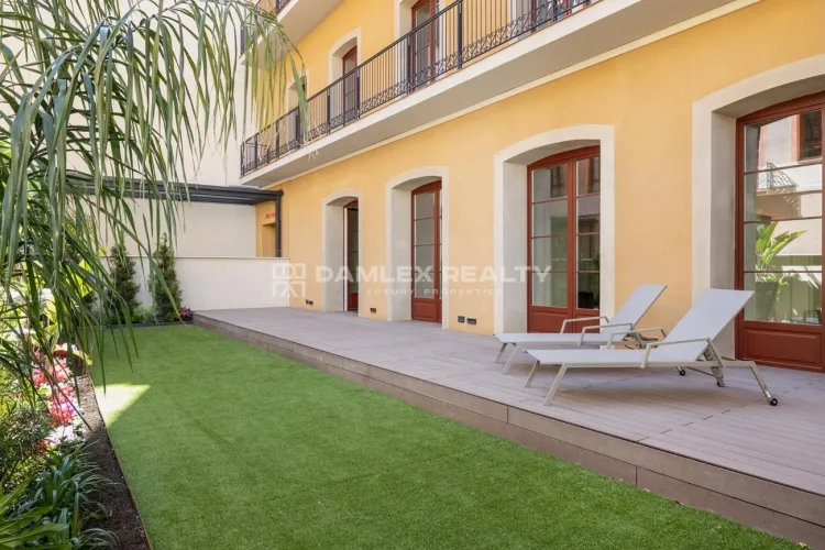 Ground floor duplex with a 143 m² garden. New construction
