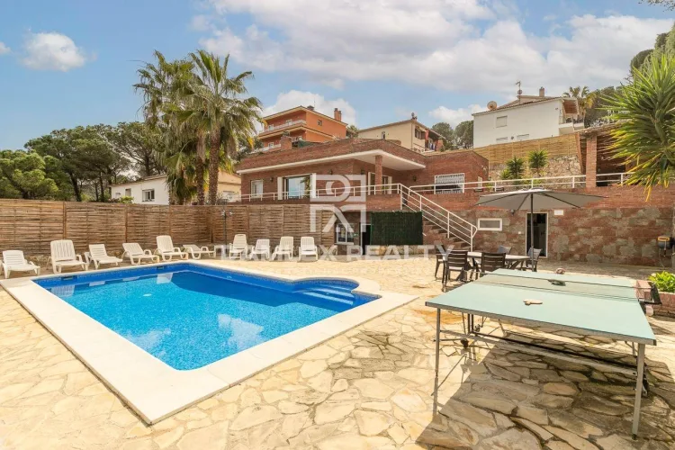 Wonderful house with pool and tourist license, in an exclusive urbanization Condado de Jaruco