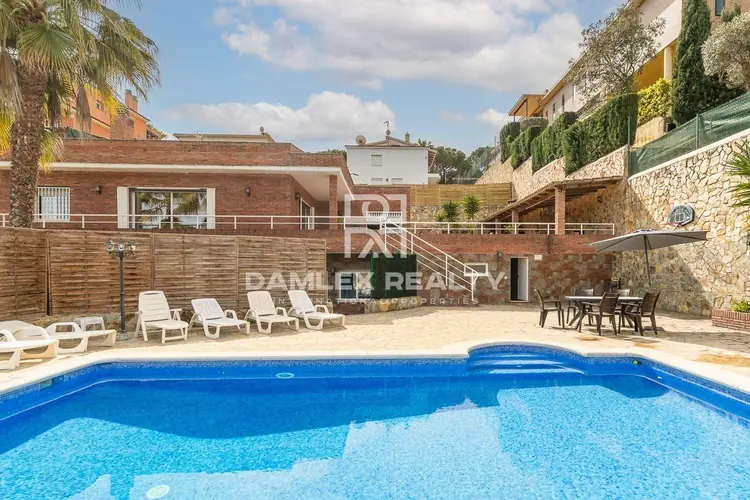 Wonderful house with pool and tourist license, in an exclusive urbanization Condado de Jaruco