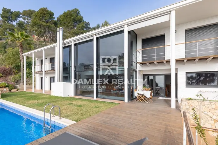 Prachtig huis met spectaculair uitzicht op zee in Cala Sant Francesc