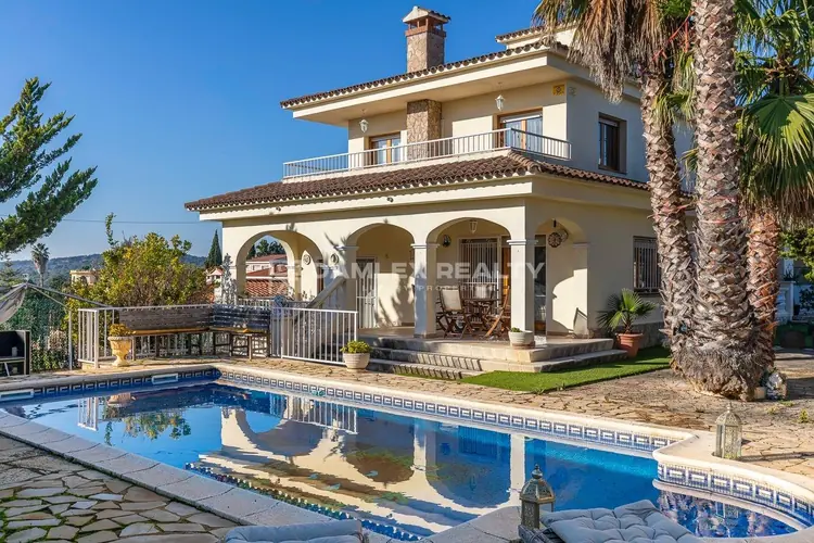 Magnificent property in the prestigious  Сondado del Jaruco urbanization, Lloret de Mar