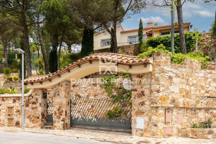 Amazing house with fantastics sea and mountain view in Serra Brava - Lloret de Mar