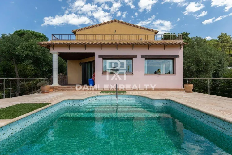 Nice house with pool and spectacular panoramic views in Lloret de Mar