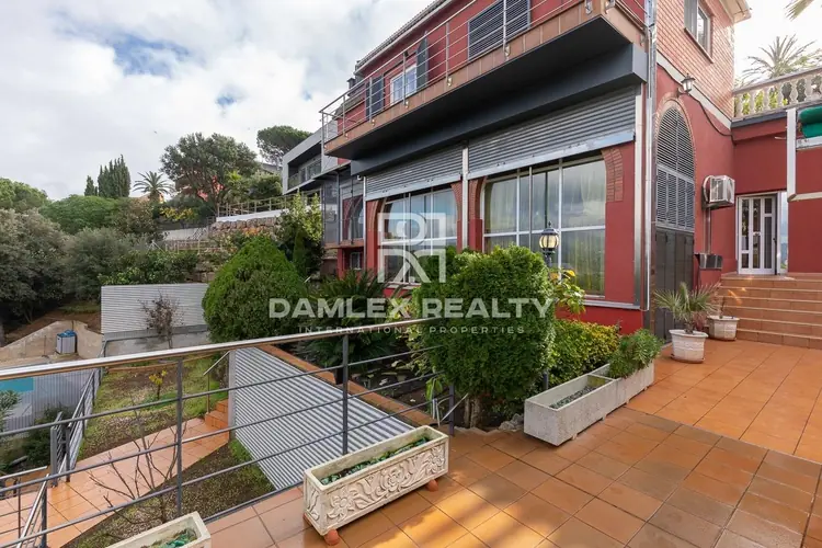 Maison / Villa de 5 pièces, terrain de 854 m², à vendre à Other Areas Costa Maresme, Barcelona North Coast