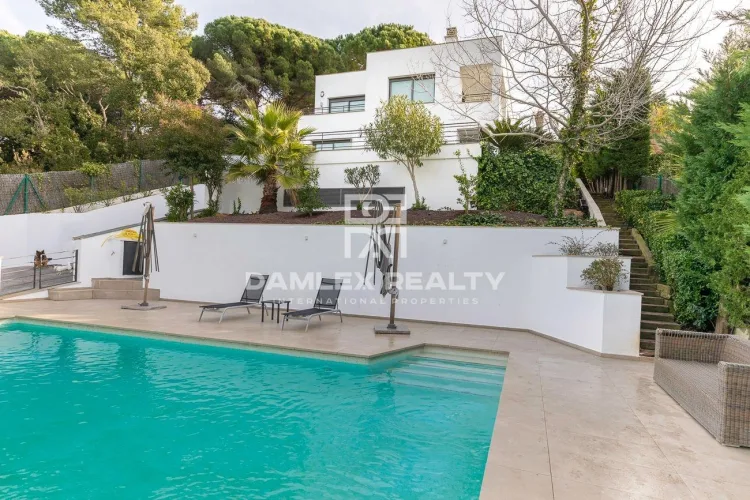 Modern villa within walking distance to the beach in Lloret de Mar