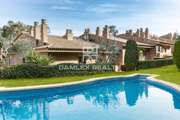 Spacious townhouse with panoramic sea views in Lloret de Mar, just steps from the beach