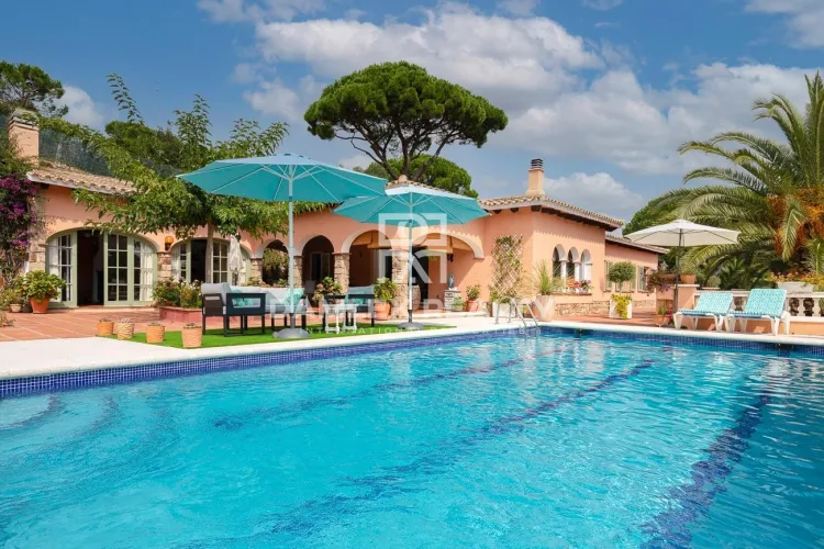 Spacious Villa Secluded in Platja d