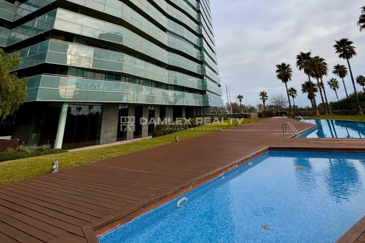 4-bedroom apartment on the seafront
