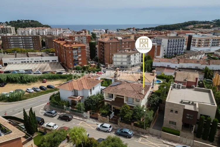 Impressive property with tourist licence just 12 minutes