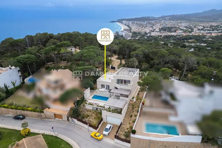 Villa mit atemberaubendem Meerblick in Calonge