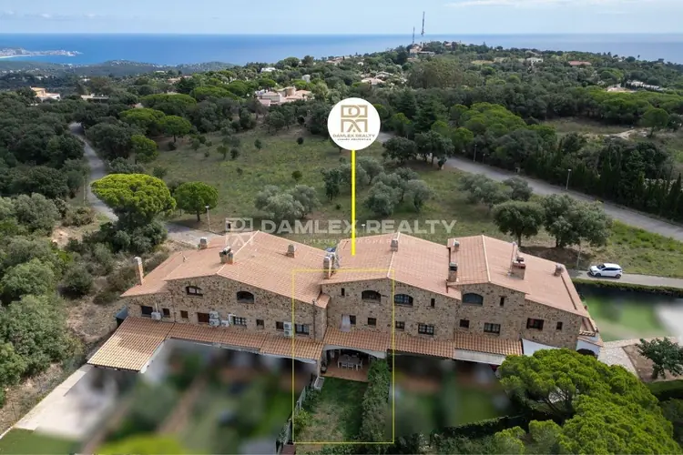 Comfortable home surrounded by nature, just steps from Mas Nou golf course