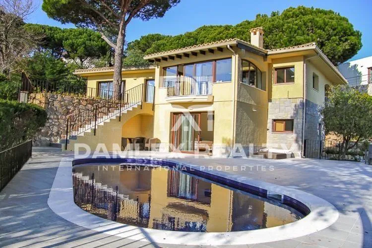 Cozy villa near the beach in Montgoda. Costa Brava
