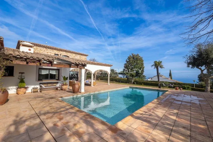Charming Mediterranean-style villa with stunning sea views, located in the exclusive Mas Nou residential area, Platja d’Aro