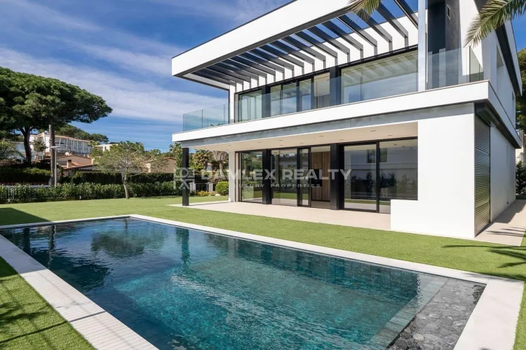 Stylish Modern Villa Near the Beach in Platja d’Aro