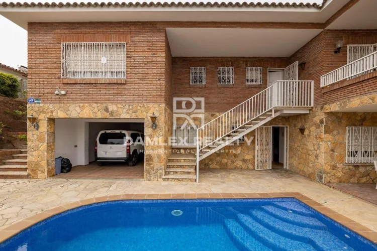 Gemütliches Haus mit Pool in einer Urbanisation von Cala Canyelles - Lloret de Mar