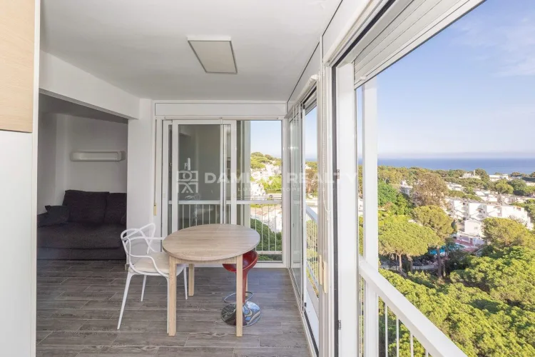Luxury apartment with tourist license and stunning sea views