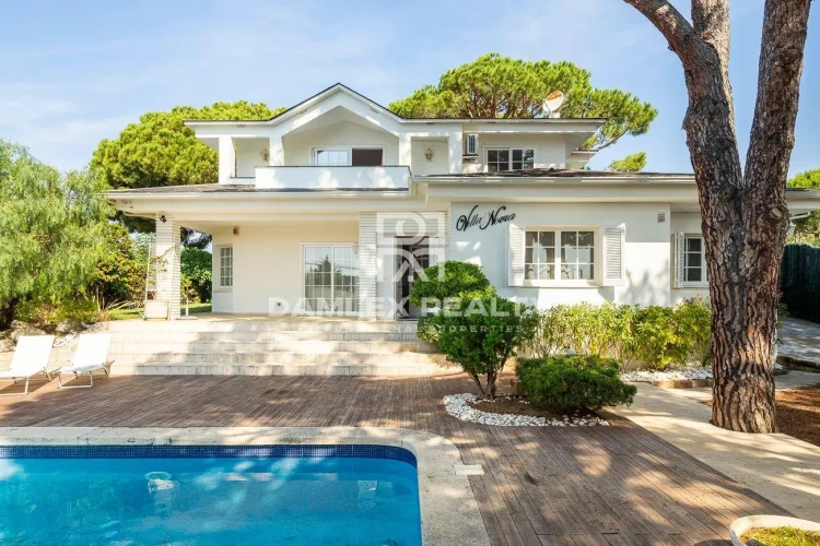 Stylish house in the prestigious urbanization in Lloret de Mar