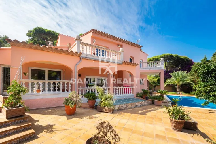 Mediterranean Villa with Sea View, close to Sant Pol Beach