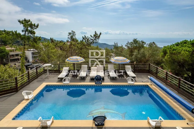 Impressive house with unmissable views of the sea and the hills, with pool, spa and infinity garden - Serra Brava